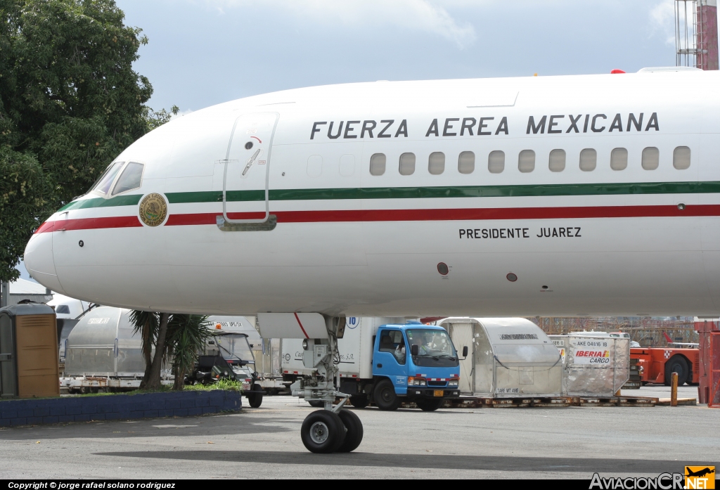 TP-01 - Boeing 757-225 - Fuerza Aerea Mexicana FAM
