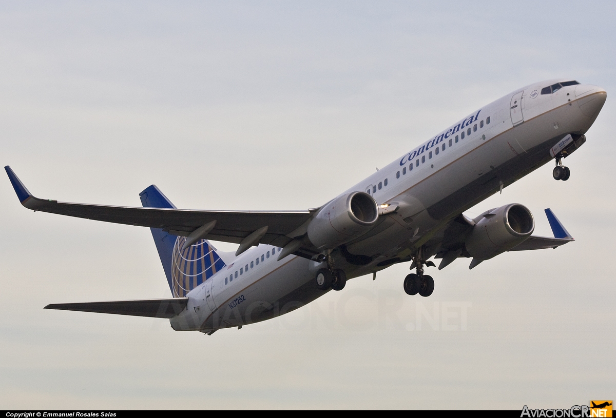 N37252 - Boeing 737-824 - Continental Airlines