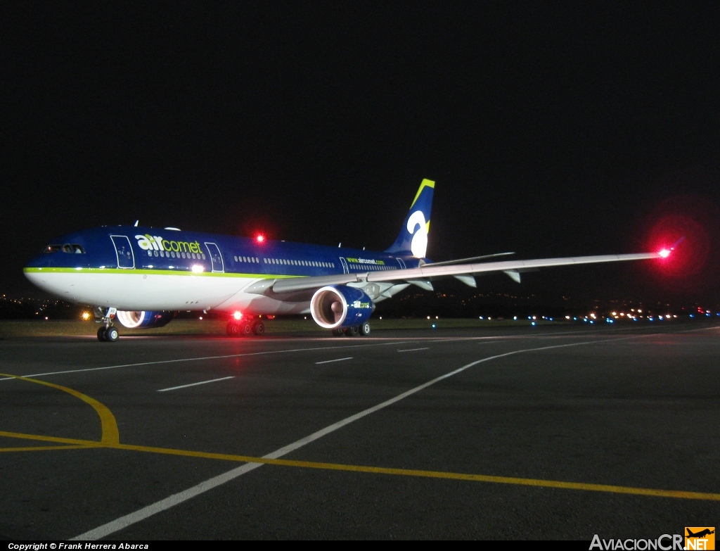 EC-KVS - Airbus A330-223 - Air Comet