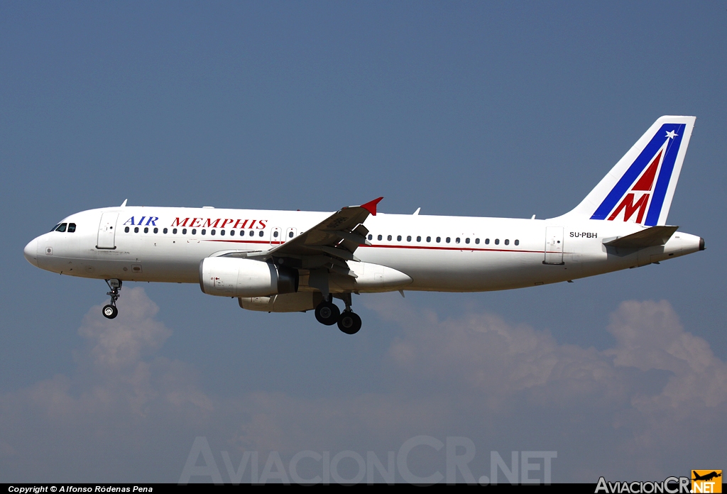 SU-PBH - Airbus A320-233 - Air Memphis
