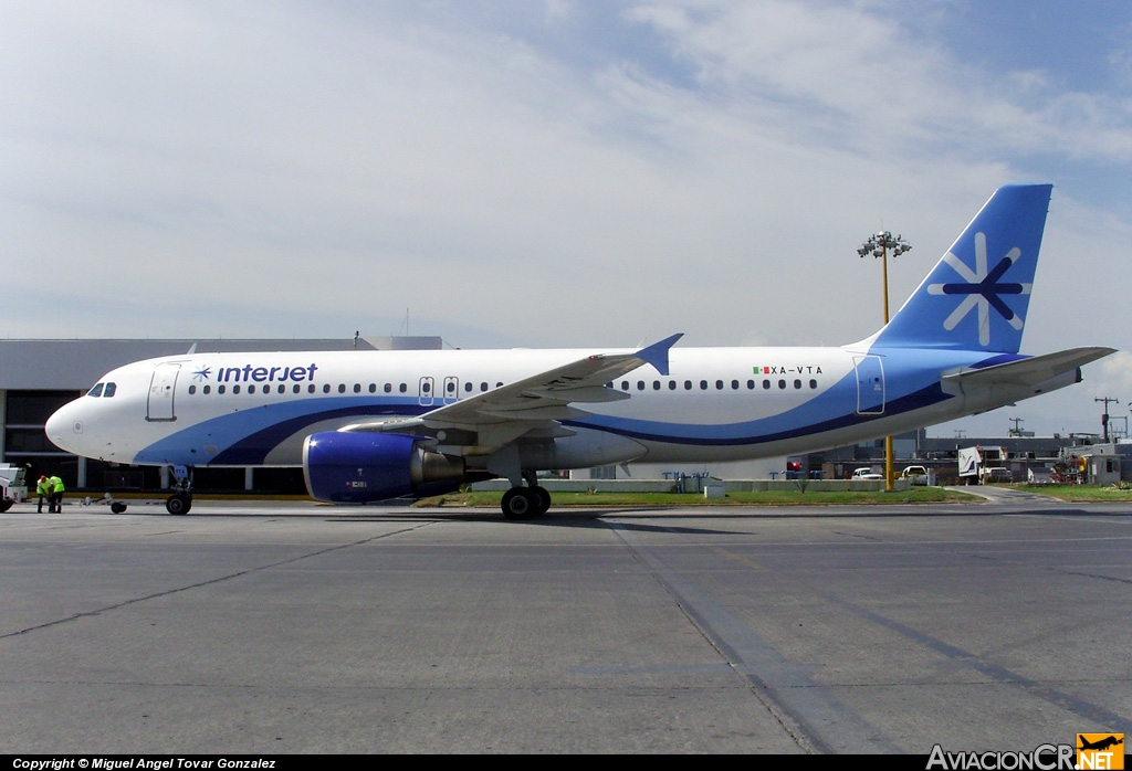 XA-VTA - Airbus A320-214 - Interjet