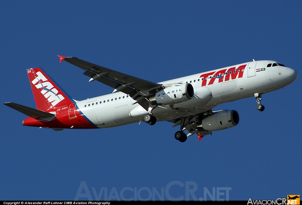 PR-MBH - Airbus A320-232 - TAM