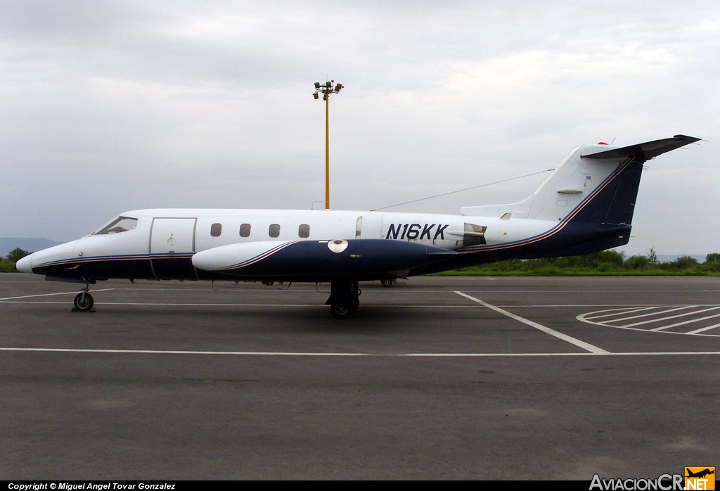N16KK - Gates Learjet 25B - Privado