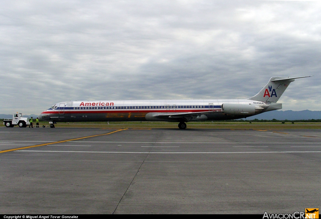N249AA - McDonnell Douglas MD-82 (DC-9-82) - American Airlines