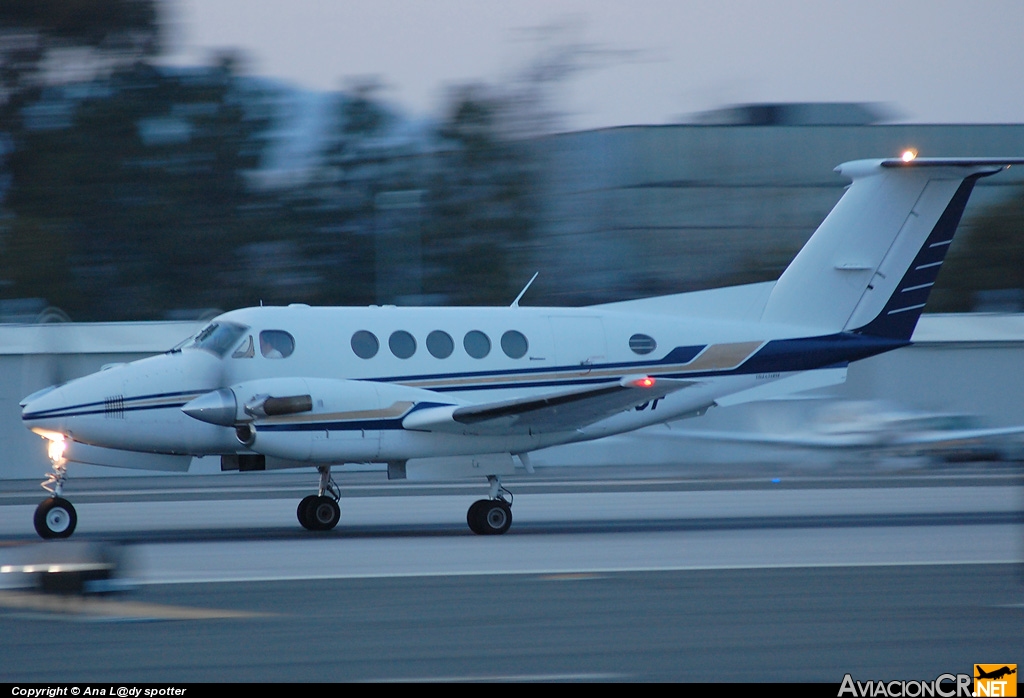 N160SF - Beechcraft Super King Air 200 - Privado