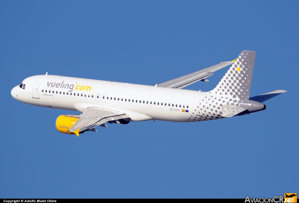 EC-KFI - Airbus A320-216 - Click Air