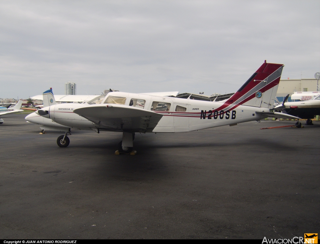 N200SB - Piper PA-34-200T Seneca II - Privado