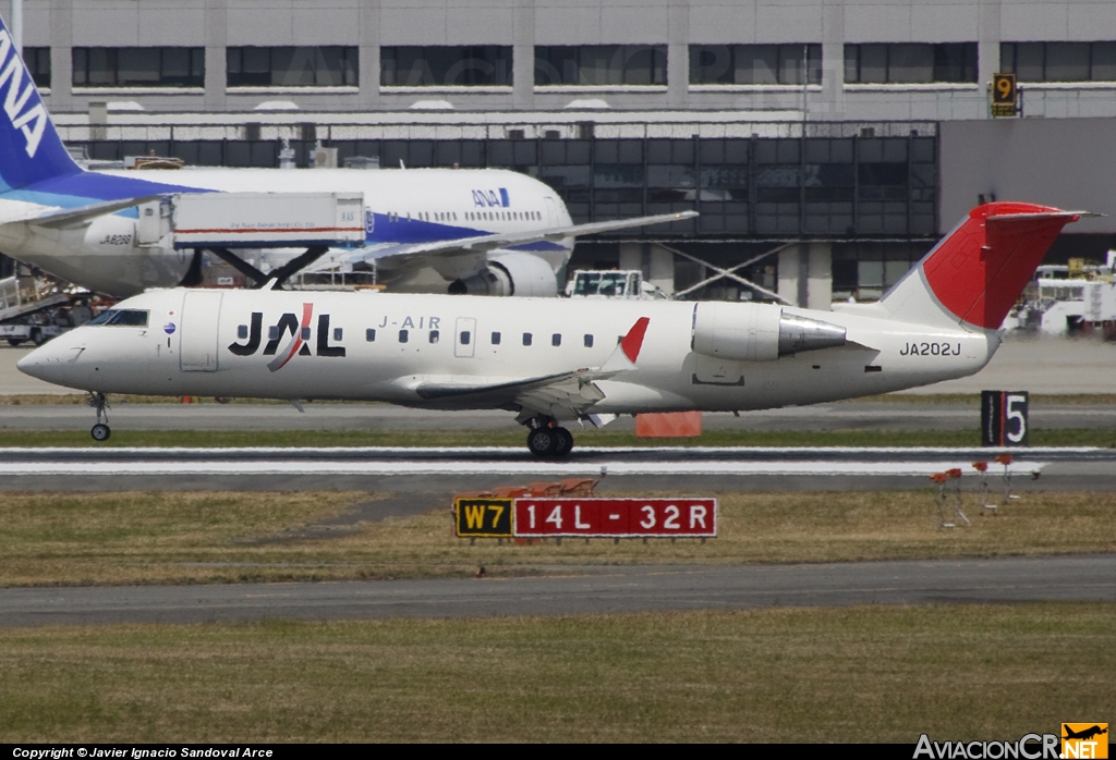 JA202J - Canadair CL-600-2B19 Regional Jet CRJ-200ER - Japan Airlines - JAL (J-Air)