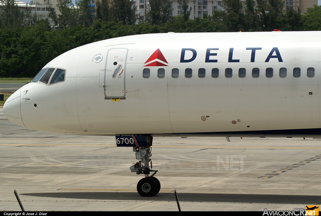 N6700 - Boeing 757-232 - Delta Air Lines