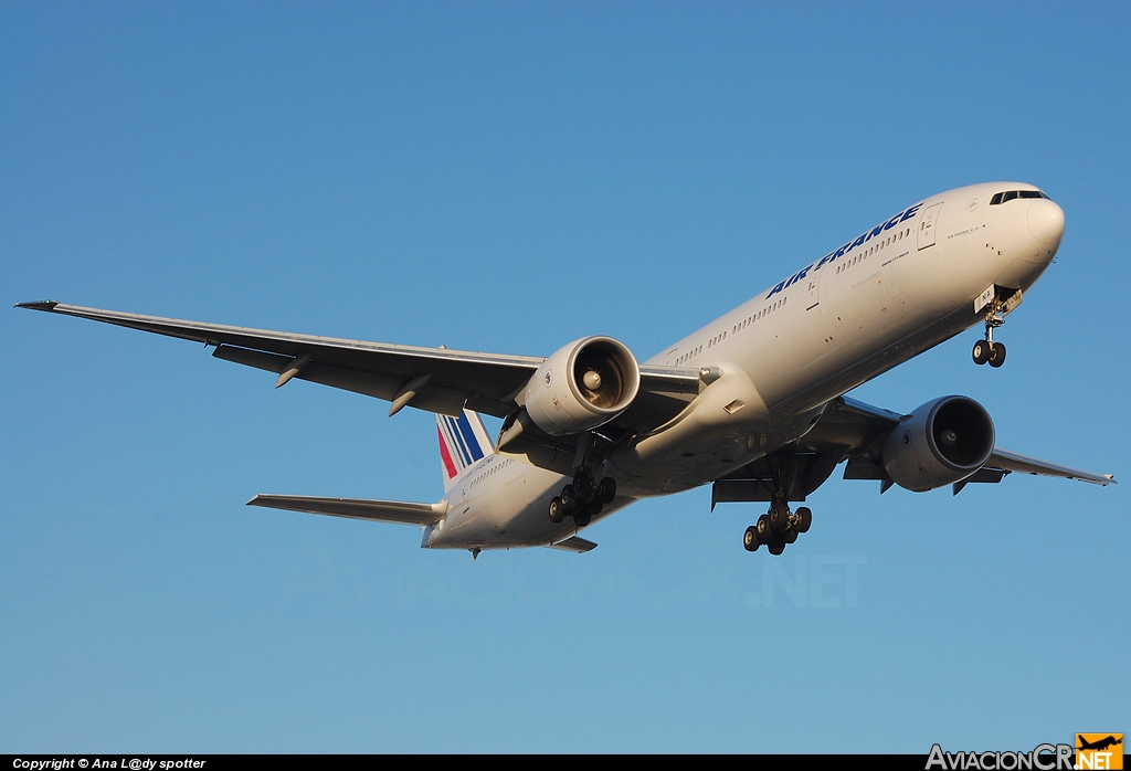 F-GZNA - Boeing 777-328/ER - Air France