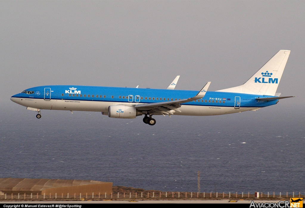 PH-BXU - Boeing 737-8BK - KLM - Royal Dutch Airlines