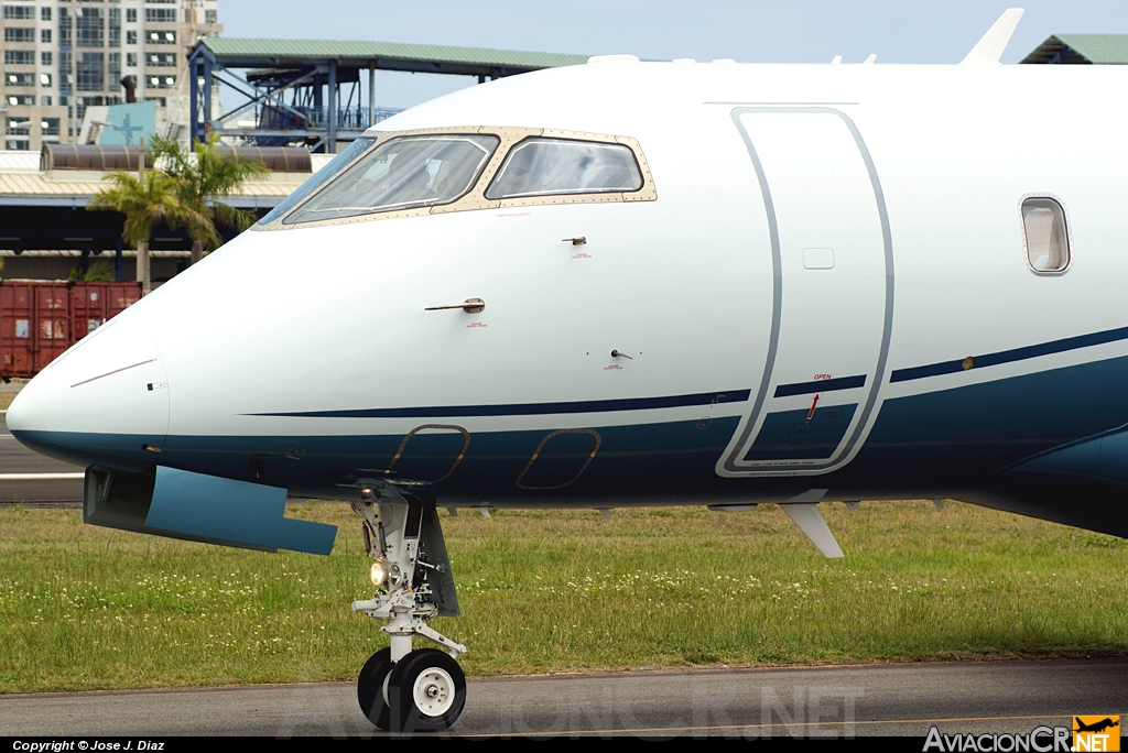 N138CH - Bombardier BD-100-1A10 Challenger 300 - Privado