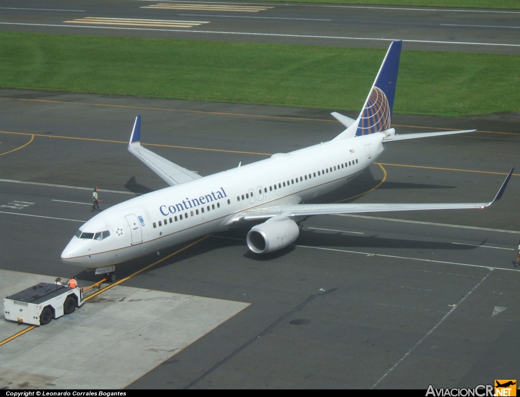 N76517 - Boeing 737-824 - Continental Airlines