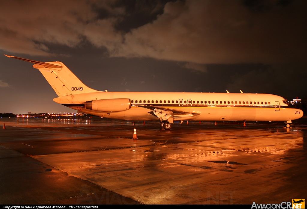 160049 - McDonnell Douglas C-9B Skytrain II (DC-9-32CF) - USA - Marina/NAVY