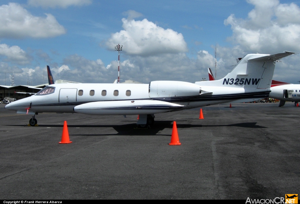 N325NW - Learjet 35A - Privado