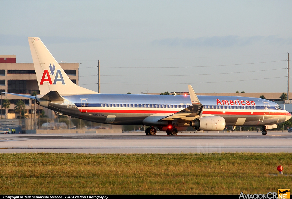 N922AN - Boeing 737-823 - American Airlines