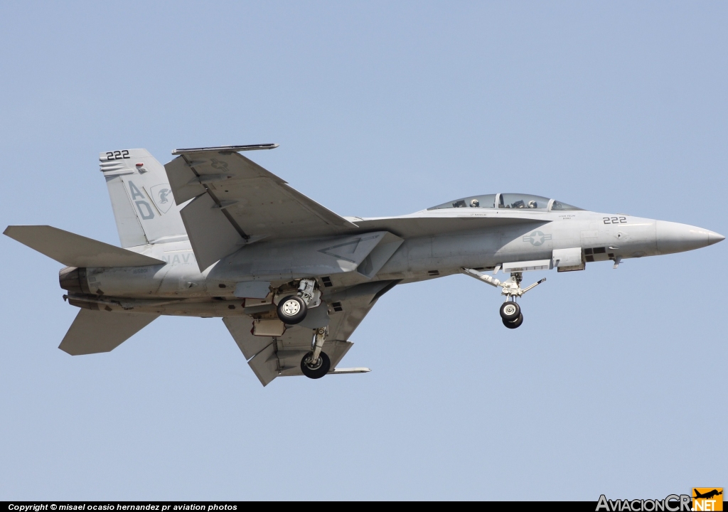 165801 - McDonnell Douglas F/A-18F Super Hornet - USA - Marina/NAVY