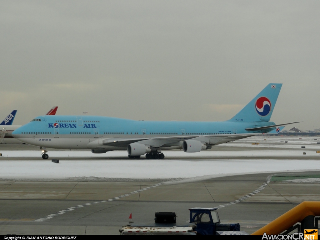 HL-7492 - Boeing 747-4B5 - Korean Air