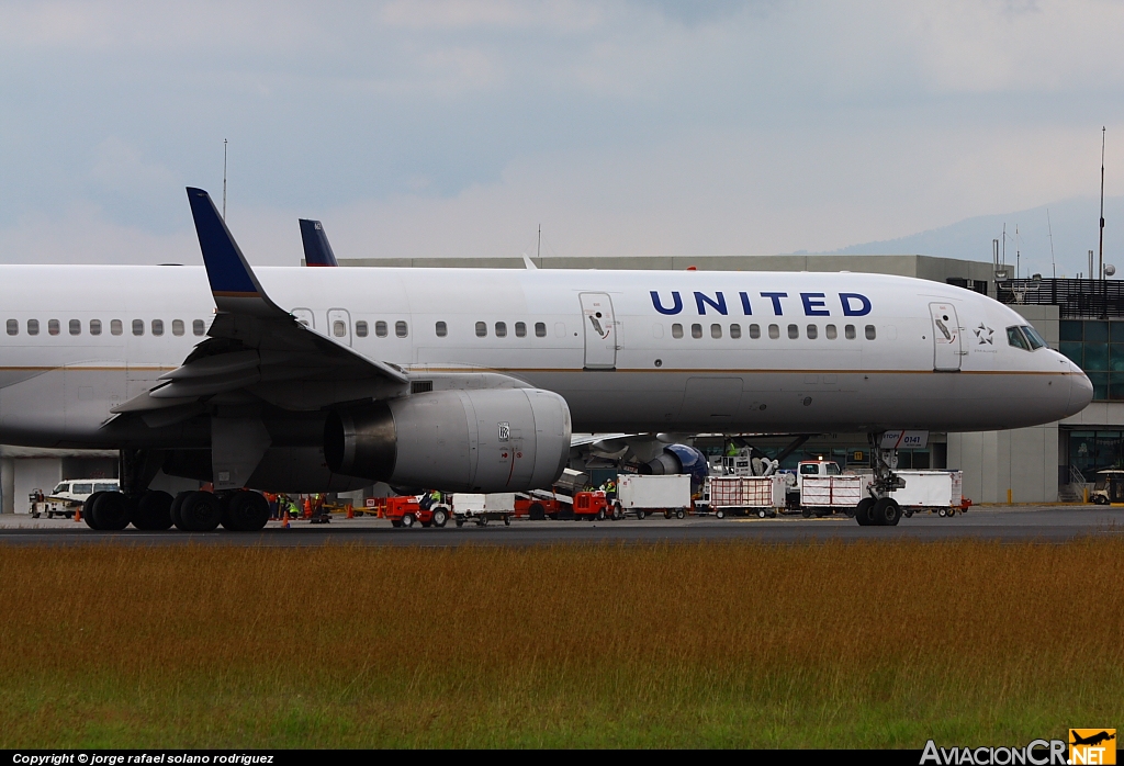 N19141 - Boeing 757-224 - United (Continental Airlines)