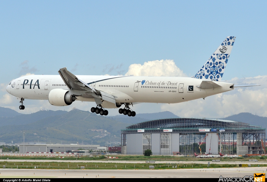 AP-BHV - Boeing 777-340/ER - Pakistan International Airlines (PIA)