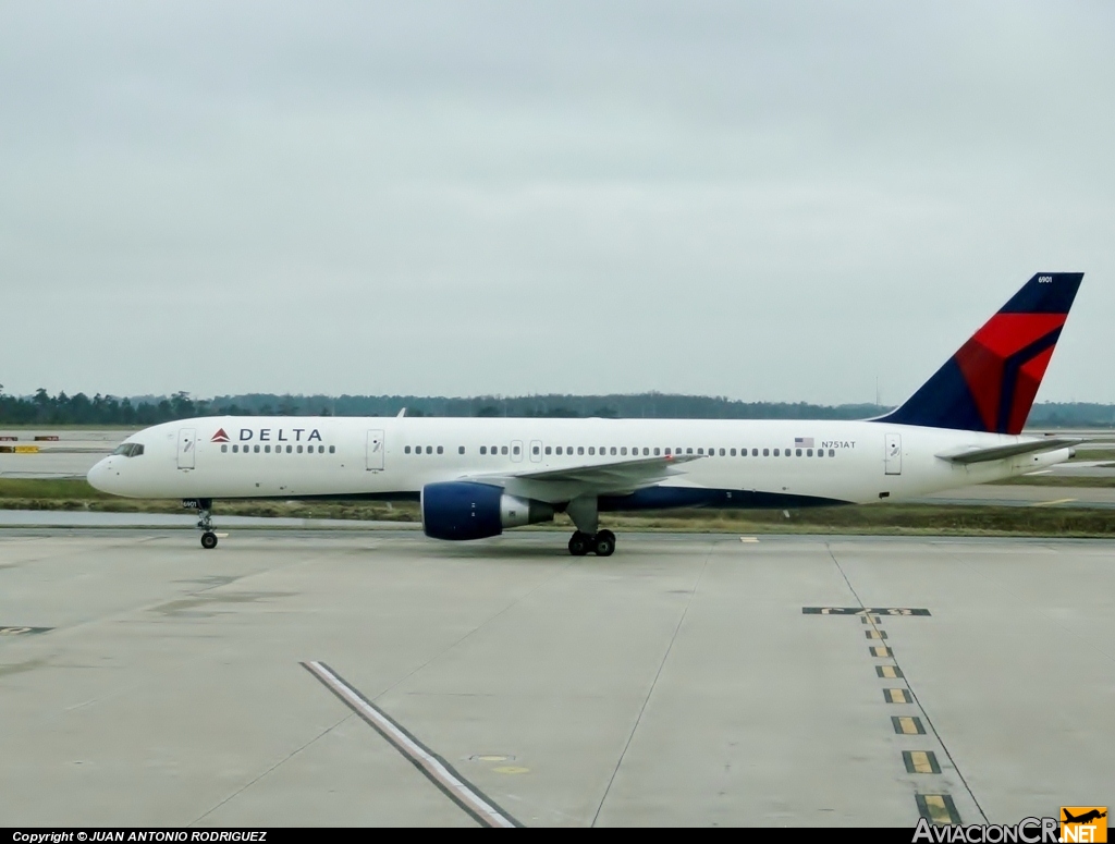 N751AT - Boeing 757-212 - Delta Air Lines