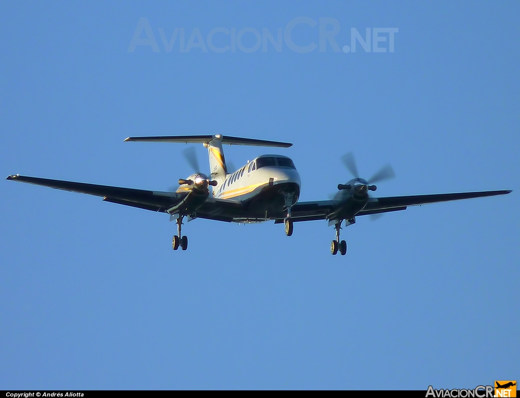 LV-AXO - Beechcraft Super King Air B200 - Privado