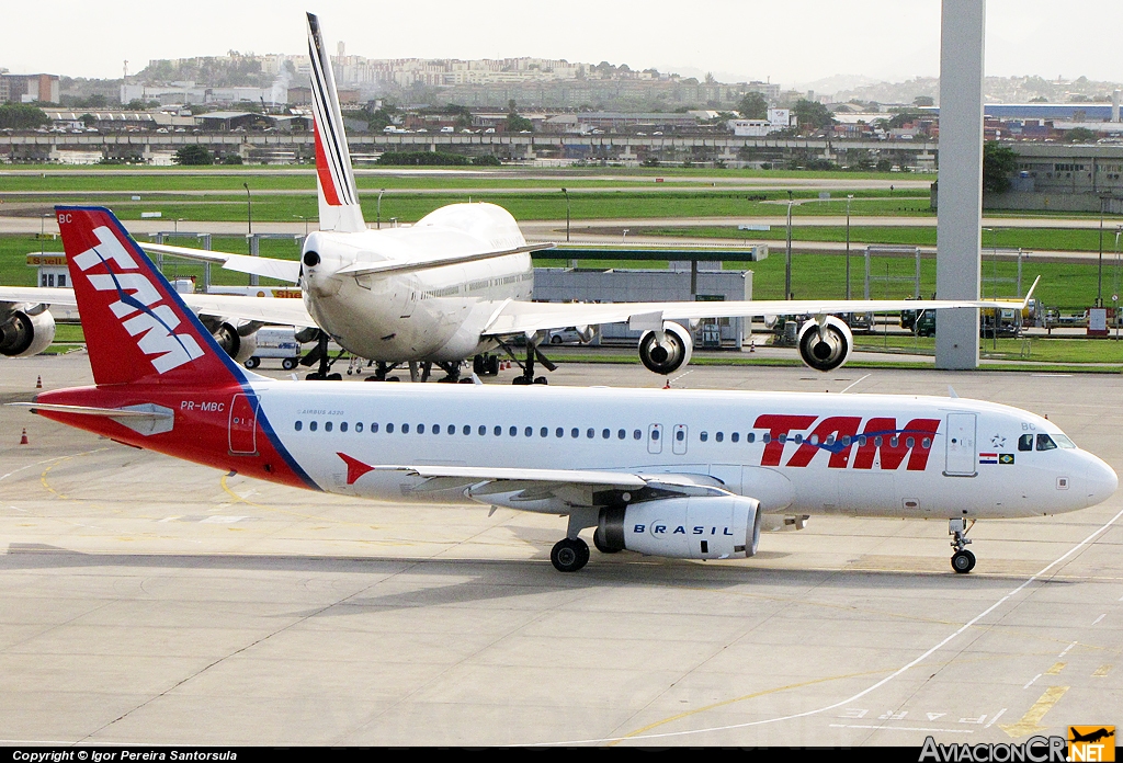 PR-MBC - Airbus A320-232 - TAM