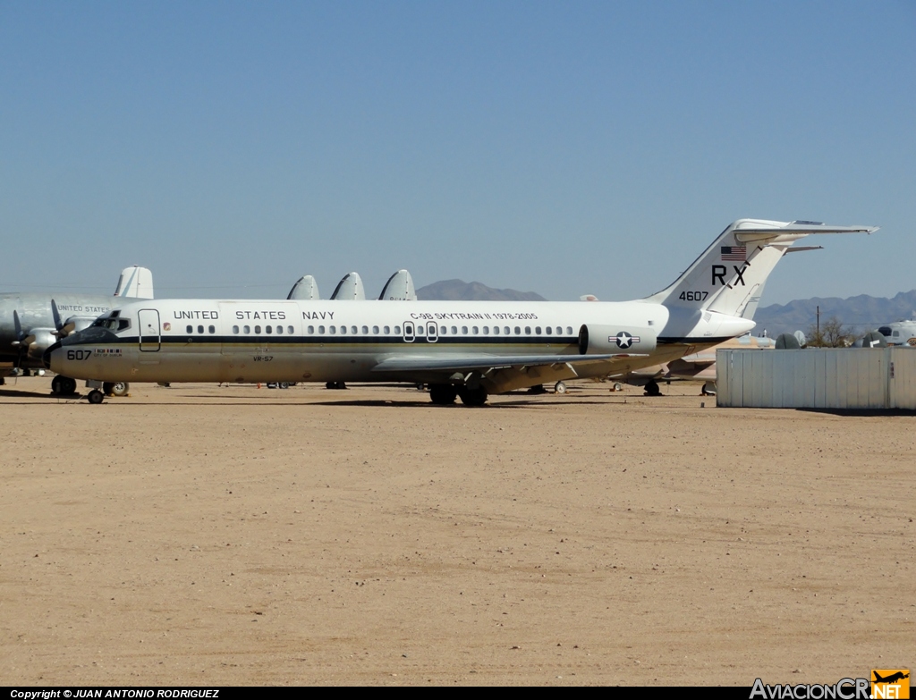 164607 - McDonnell Douglas C-9B Skytrain II (DC-9-32CF) - USA - Marina/NAVY