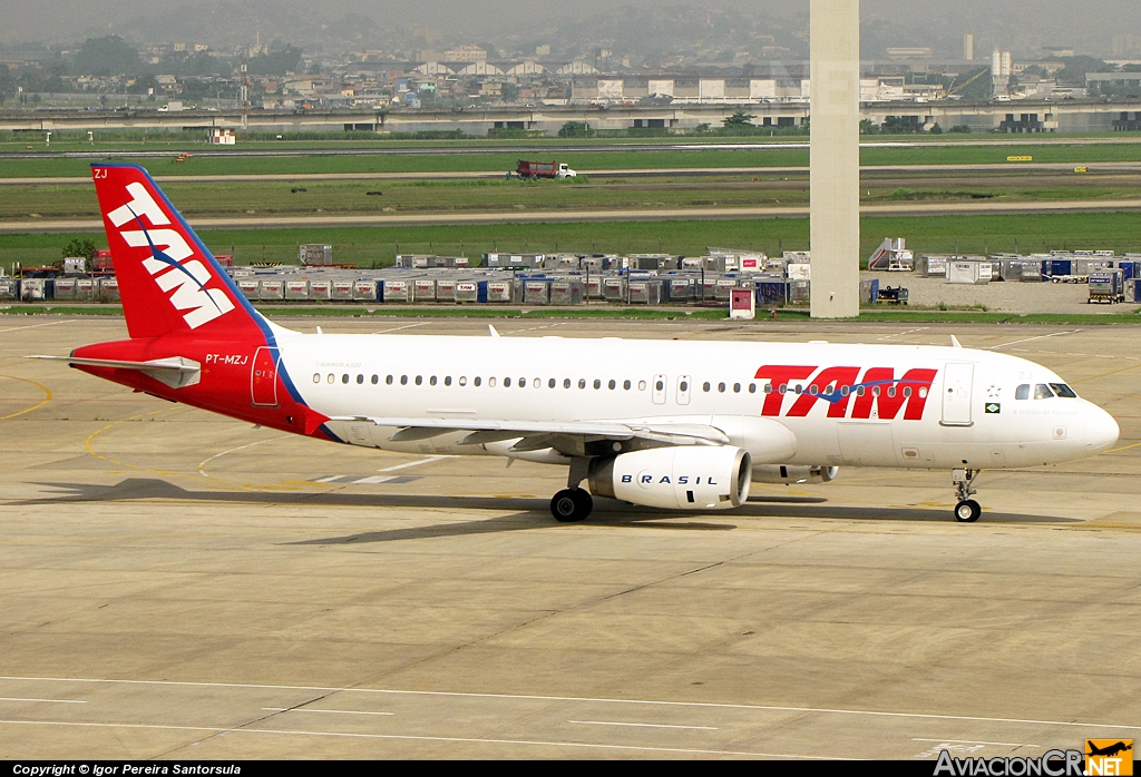 PT-MZJ - Airbus A320-232 - TAM