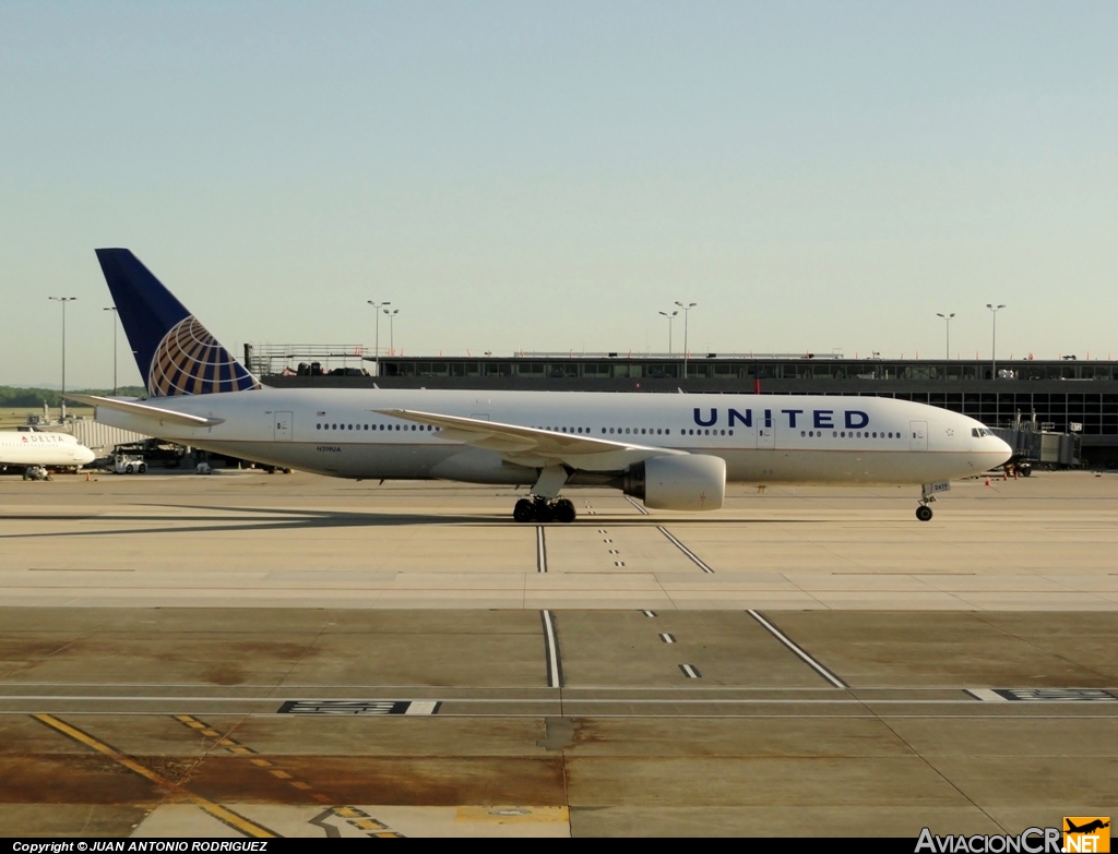 N219UA - Boeing 777-222/ER - UNITED (United-Continental)