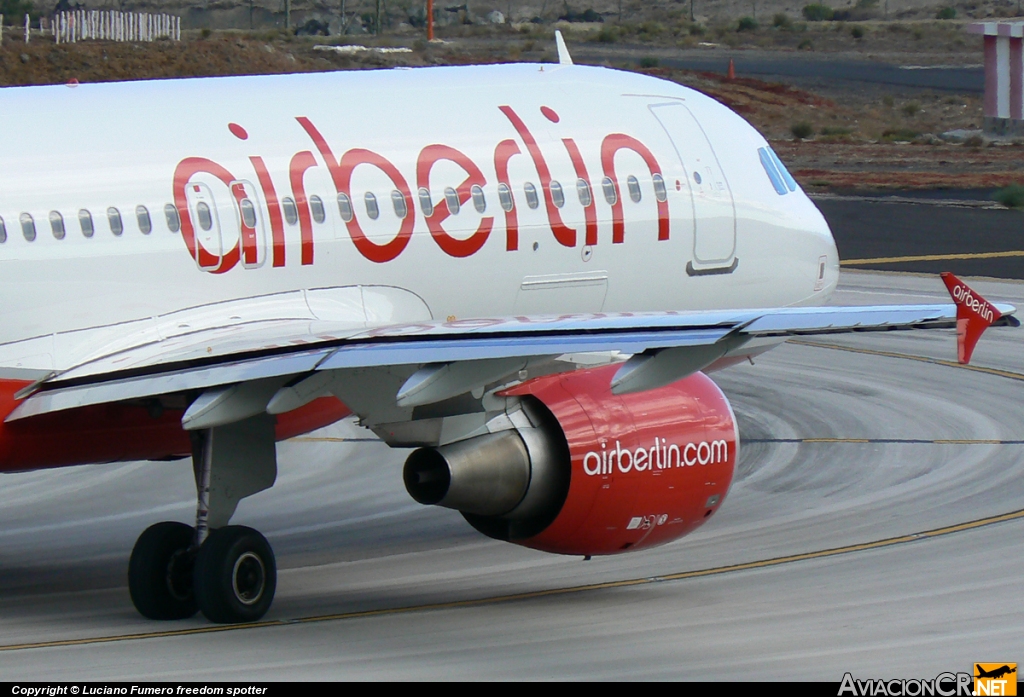 HB-IOW - Airbus A320-214 - Air Berlin