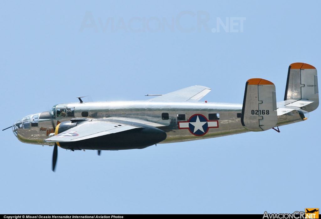 N2825B - North American RB-25 Mitchell - Privado