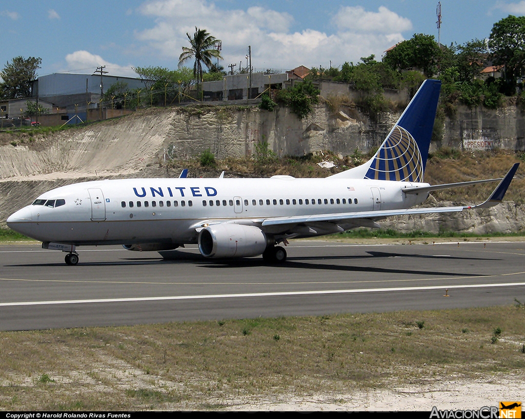 N24715 - Boeing 737-724 - UNITED (United-Continental)