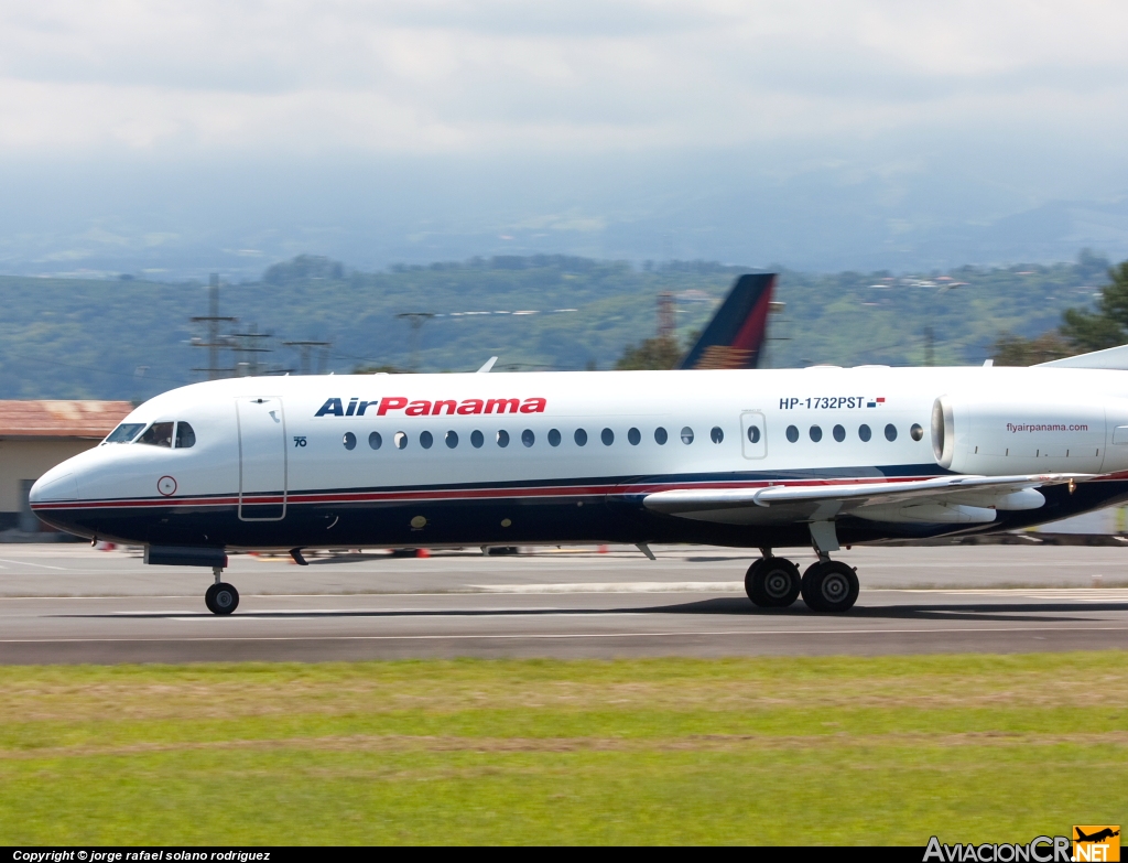 HP-1732PST - Fokker 70 - Air Panama