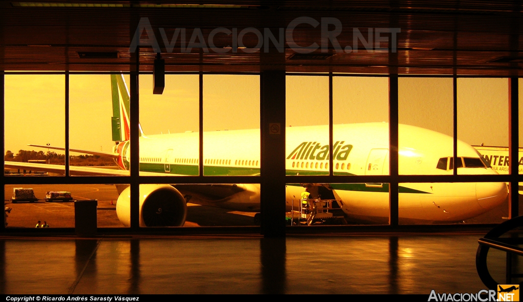 I-DISO - Boeing 777-243/ER - Alitalia