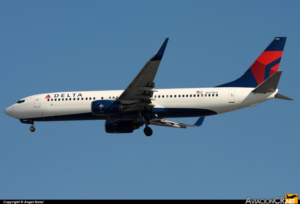 N379DA - Boeing 737-832 - Delta Airlines