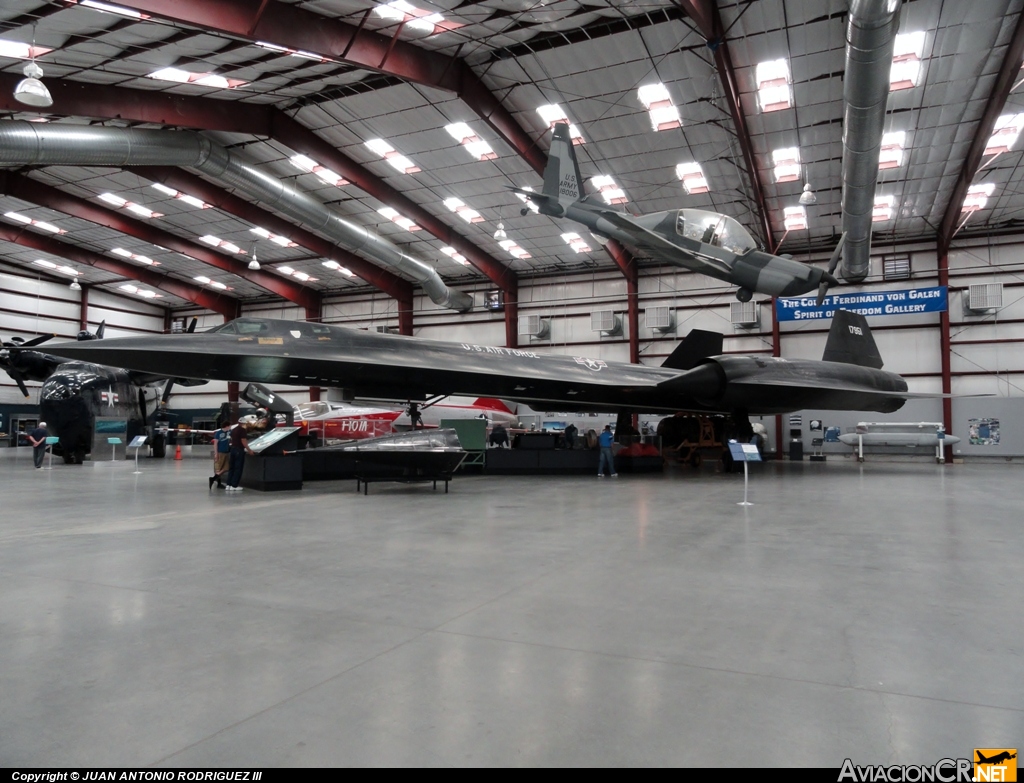 61-7951 - Lockheed SR-71 Blackbird - USAF - United States Air Force - Fuerza Aerea de EE.UU