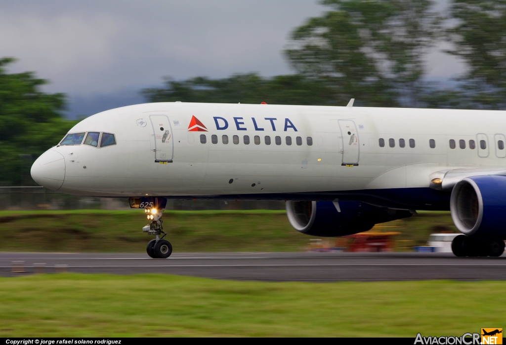 N625DL - Boeing 757-232 - Delta Airlines