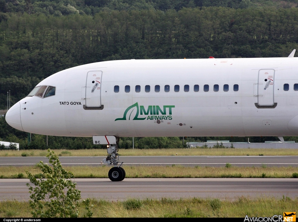 EC-LBC - Boeing 757-28A - Mint Airways