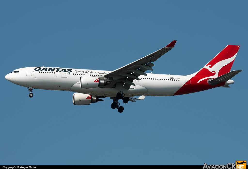 VH-EBI - Airbus A330-202 - Qantas
