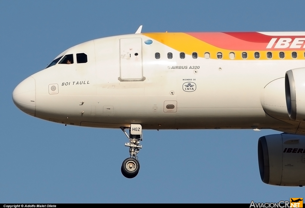 EC-HGZ - Airbus A320-214 - Iberia
