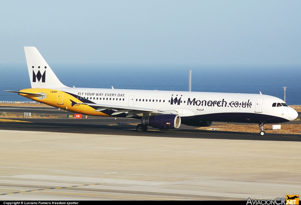 G-OZBT - Airbus A321-231 - Monarch Airlines