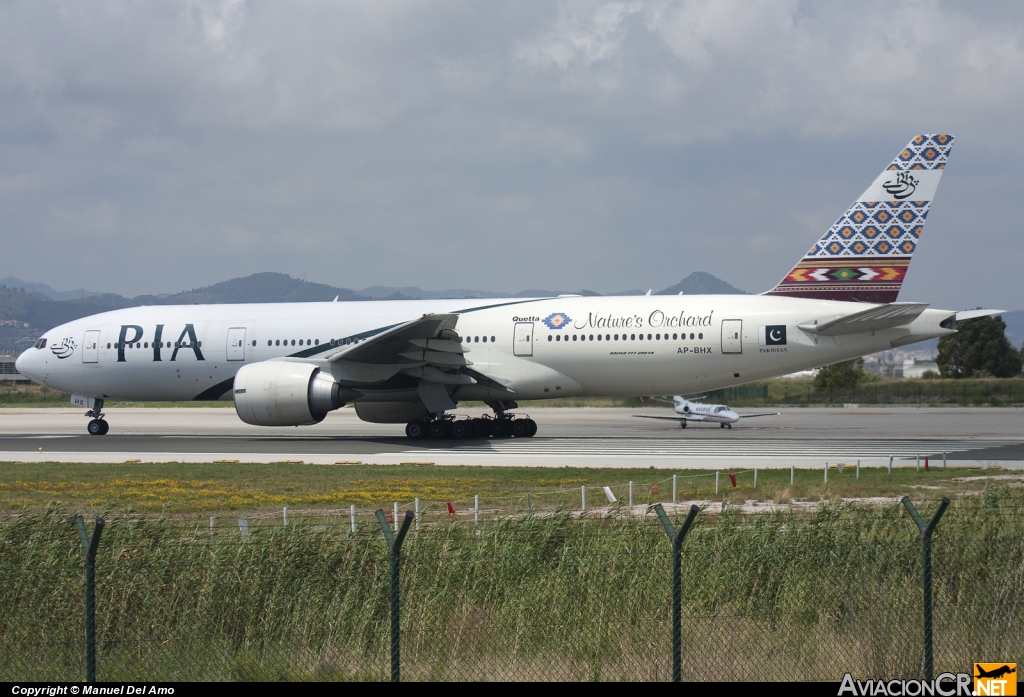 AP-BHX - Boeing 777-240/ER - Pakistan International Airlines (PIA)