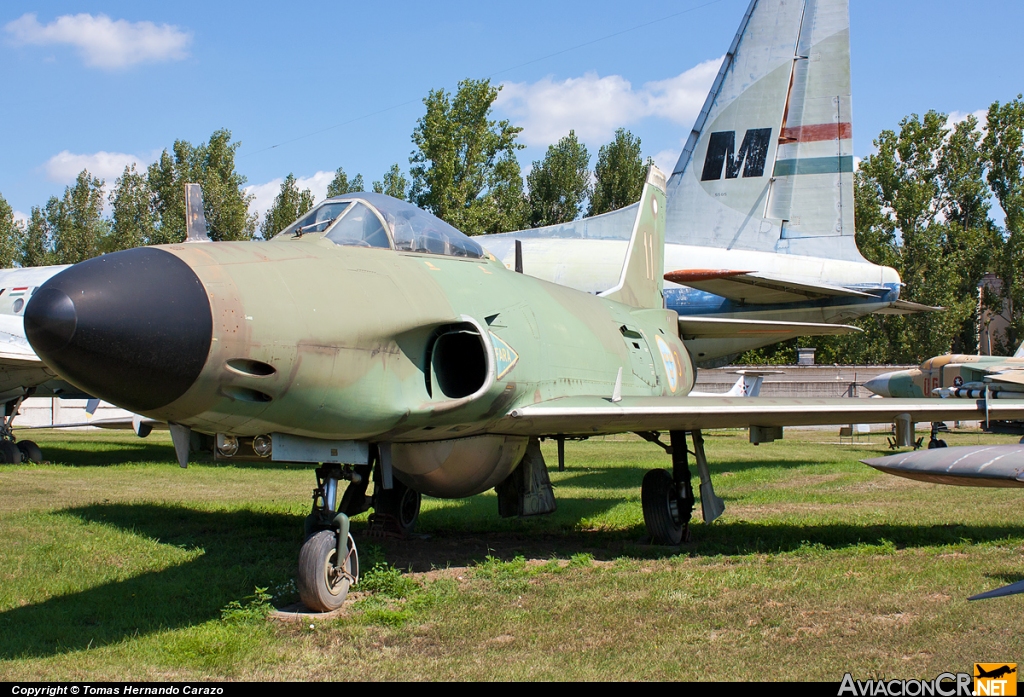 32607 / 11 - Saab J32E Lansen - Fuerza Aerea de Suecia