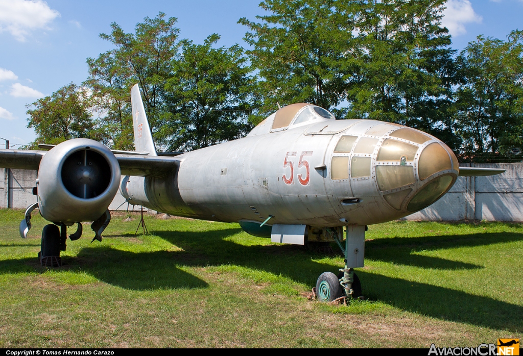 55 - Ilyushin Il-28 - Fuerza Aerea de Hungría