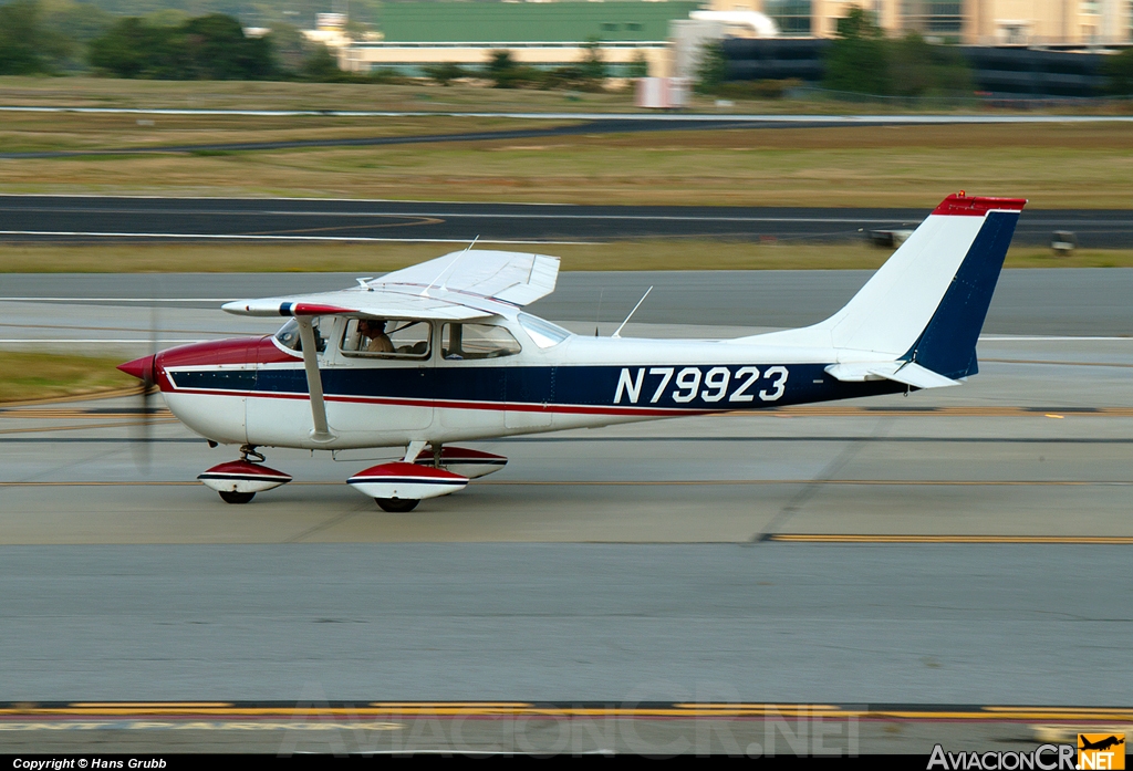 N79923 - Cessna 172K - Privado