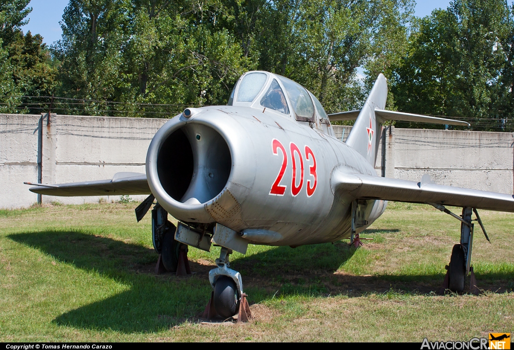 203 - Mikoyan-Gurevich MiG-15UTI - Fuerza Aerea de Hungría