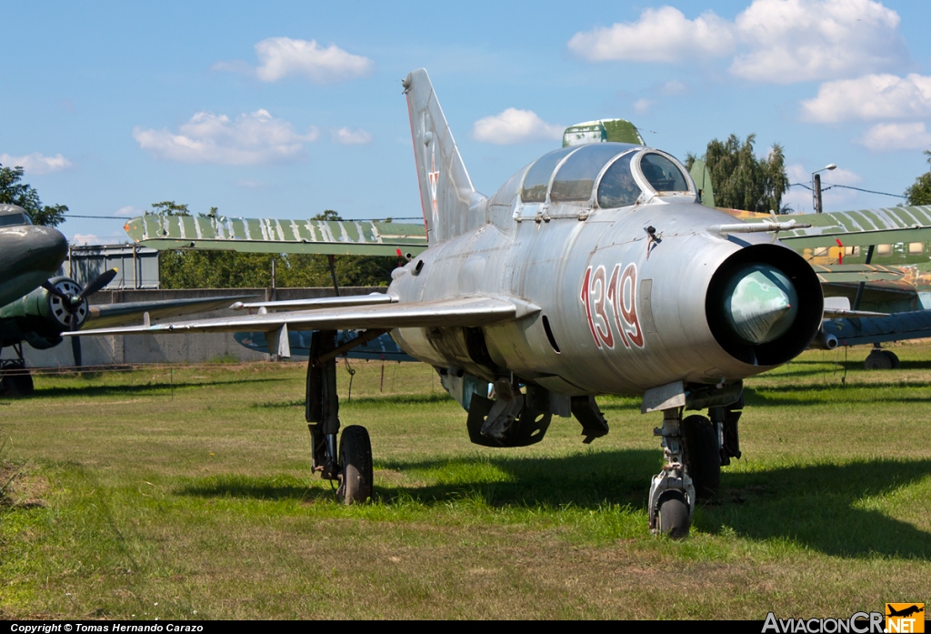 1319 - Mikoyan-Gurevich MiG-21U - Fuerza Aerea de Hungría
