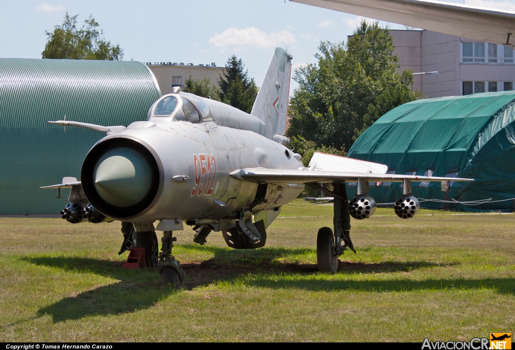 9512 - Mikoyan-Gurevich MiG-21MF - Fuerza Aerea de Hungría