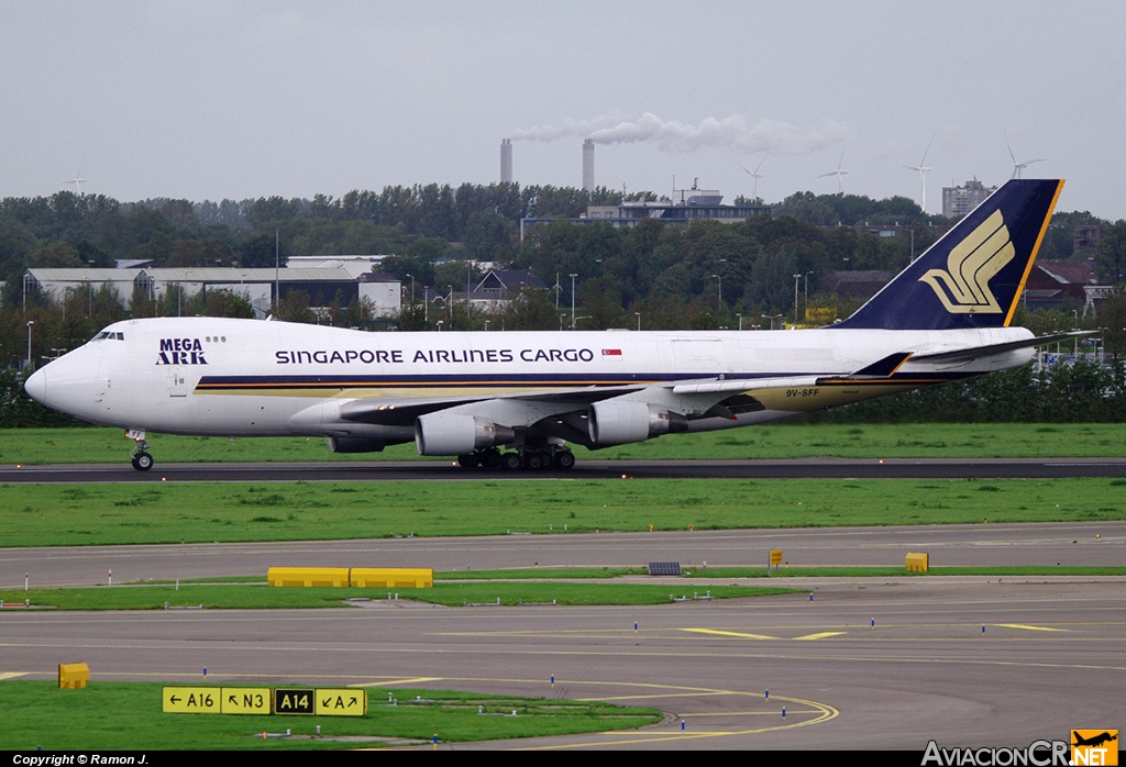 9V-SFF - Boeing 747-412F(SCD) - Singapore Airlines Cargo